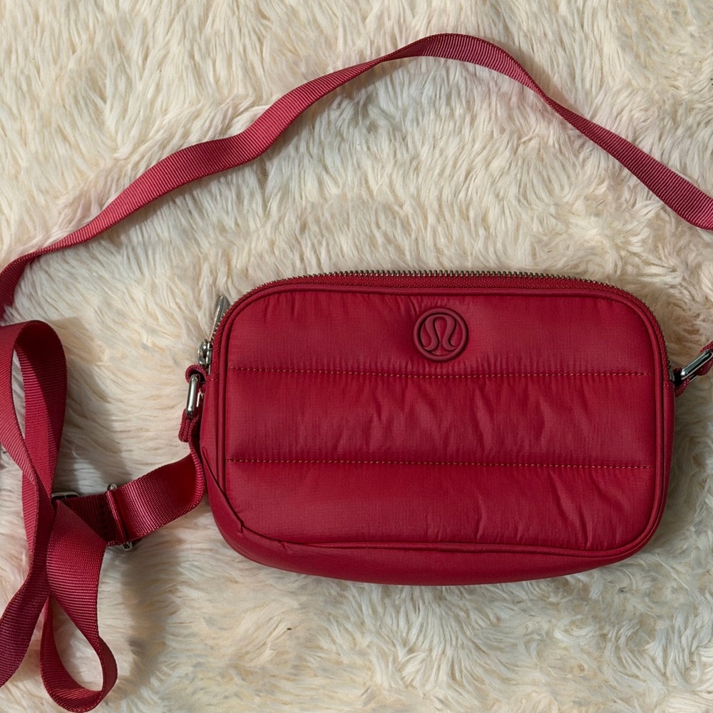 LULULEMON WONDER PUFF CROSSBODY CAMERA BAG 2 L VINTAGE ROSE